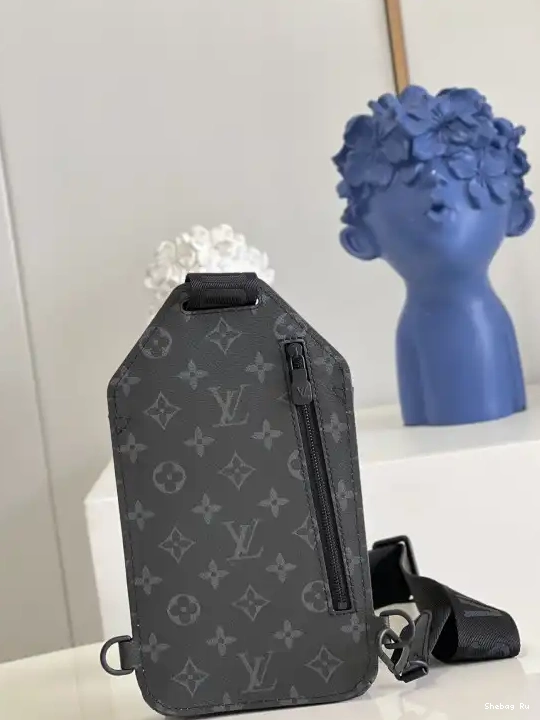 VUITTON SLINGBAG SAUMUR LOUIS 0630
